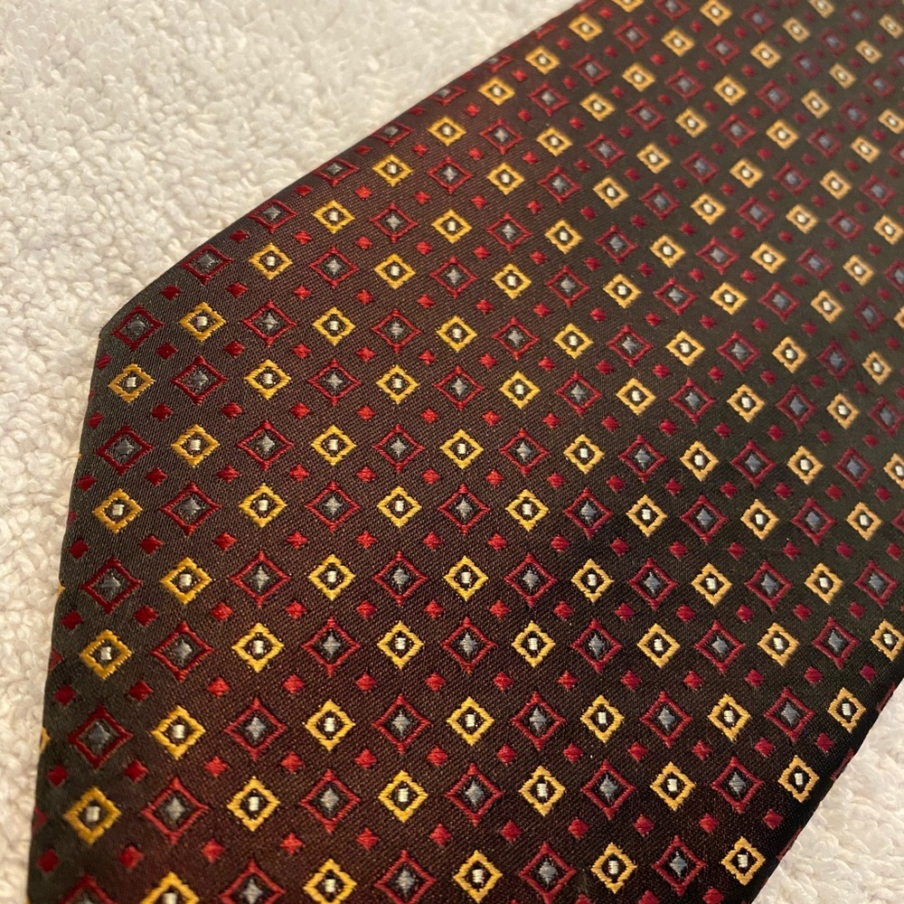 Brand New Gorgeous Tie By BASIC EDITIONS